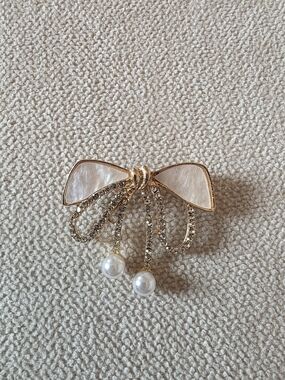 Gold Tone Bow Brooch Faux Pearl Rhinestone Mother of Pearl Style Pin